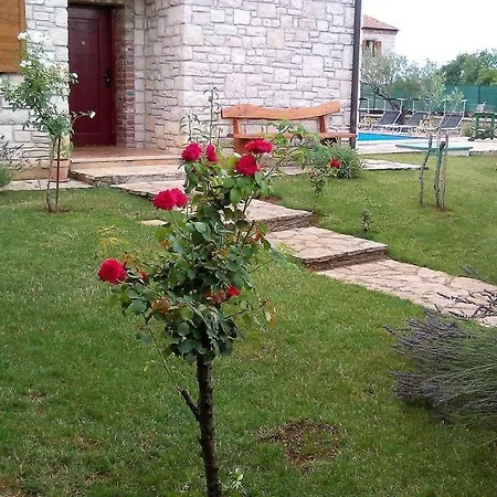 Villa Rustic Ena With Pool For Up To 10 Persons