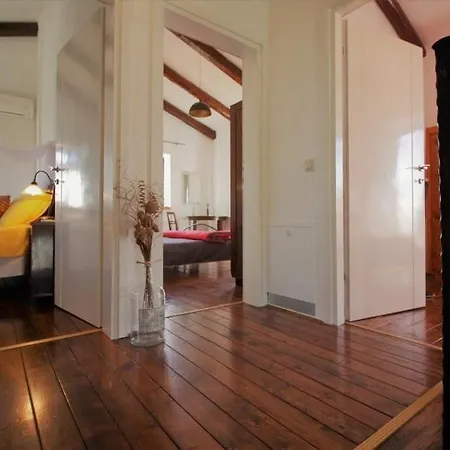 Villa Rustic Ena With Pool For Up To 10 Persons Cabrunici