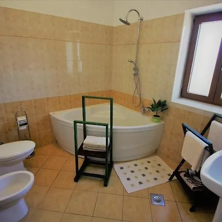 Rustic Ena With Pool For Up To 10 Persons Cabrunici