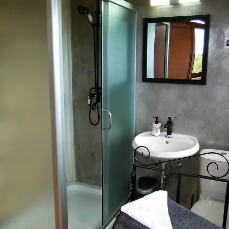 Rustic Ena With Pool For Up To 10 Persons *