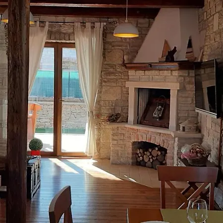 Villa Rustic Ena With Pool For Up To 10 Persons Cabrunici