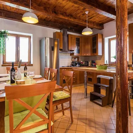 Rustic Ena With Pool For Up To 10 Persons Cabrunici