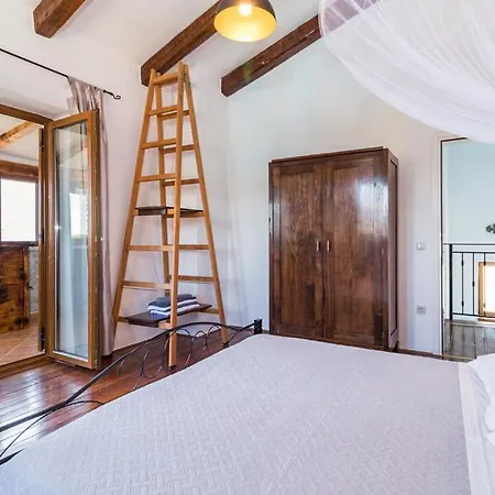 Rustic Ena With Pool For Up To 10 Persons Villa
