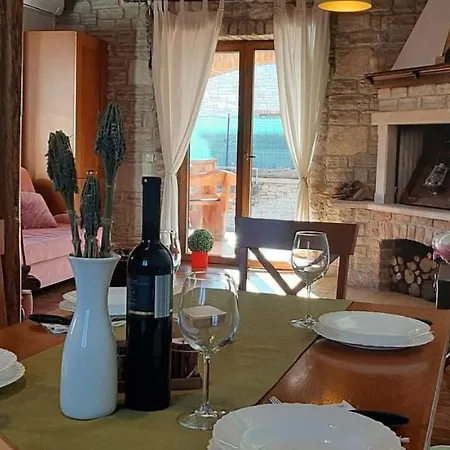 Rustic Ena With Pool For Up To 10 Persons Cabrunici