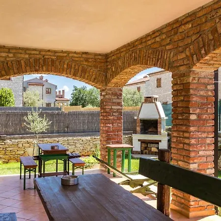 Vila Rustic Ena With Pool For Up To 10 Persons Cabrunici