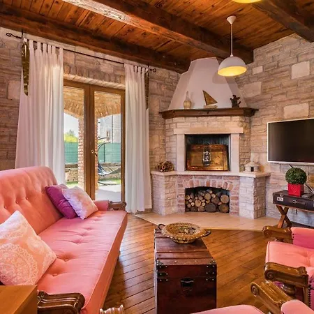 Vila Rustic Ena With Pool For Up To 10 Persons Cabrunici